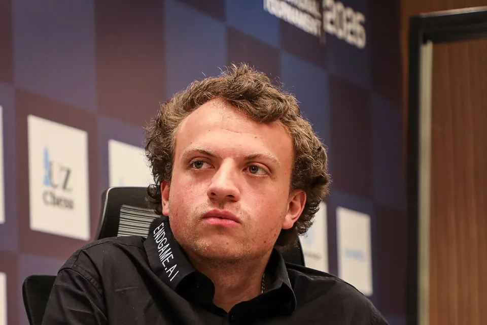 Hans Niemann's Return to the Chess.com Broadcast Comes With a Trophy Attached